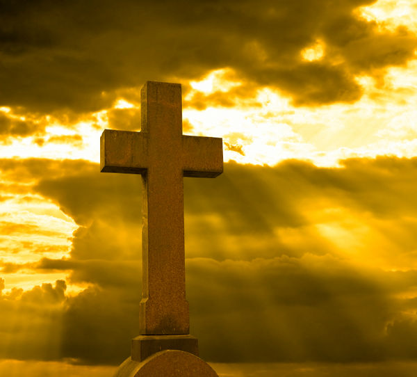 27489 Kreuz